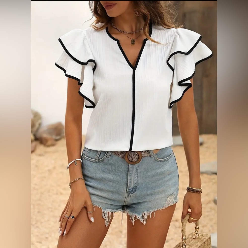Chic Ruffle Trim Blouse with Contrast Detail - Flattering Notched Collar - Picture 4 of 5